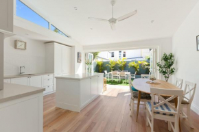 Manly Seaside Cottage, Sydney